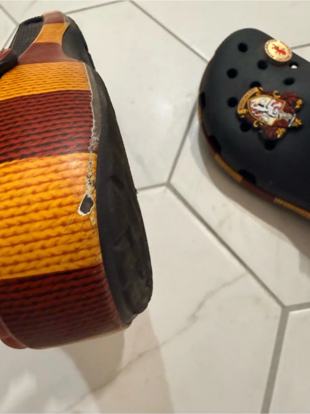 Crocs kids Black & Red Magical Gryffindor Clog Shoes j3